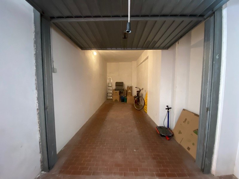 Loano garage singolo a Savona in Vendita