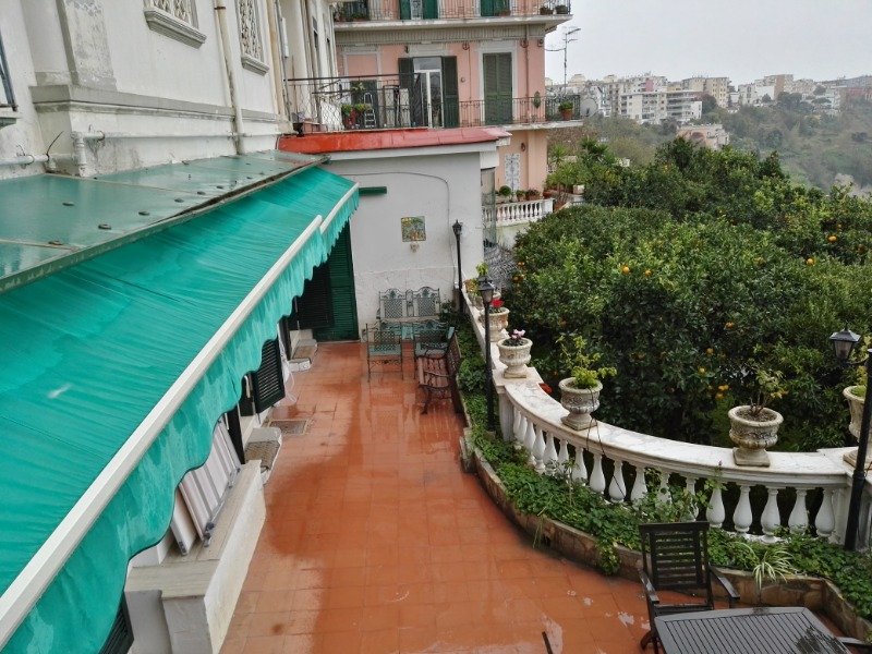 Napoli appartamento panoramico di charme a Napoli in Vendita
