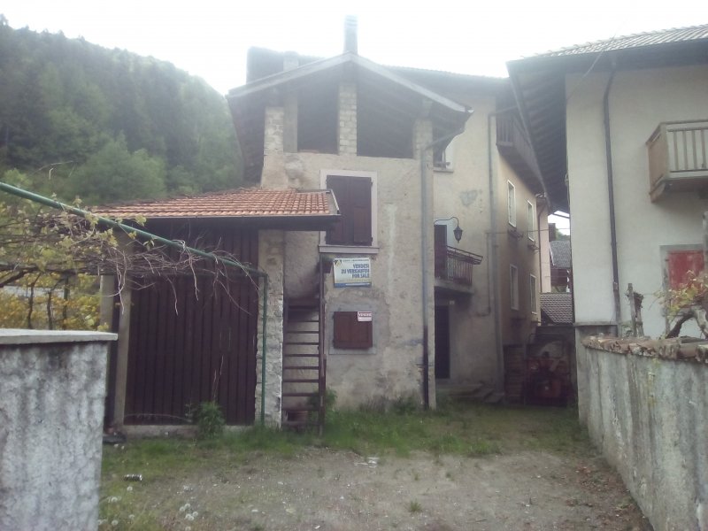 Pieve di Ledro casa rustica a Trento in Vendita