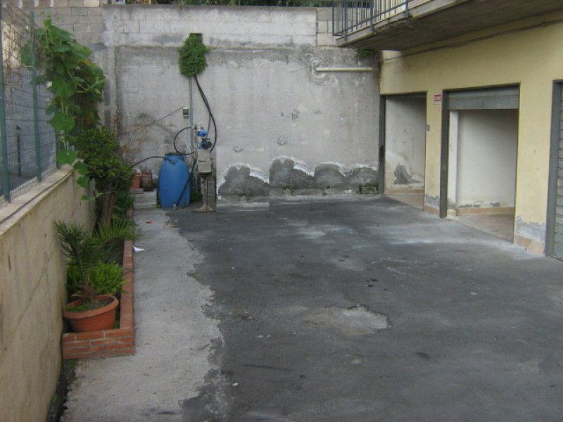 Belpasso garage contigui a Catania in Vendita
