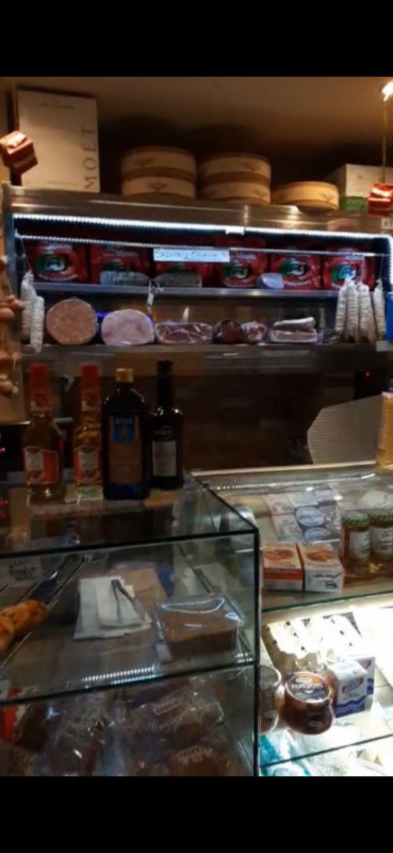 Villa Carcina negozio di panetteria salumeria a Brescia in Vendita