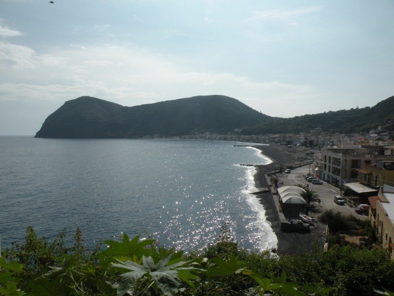 Isola di Lipari abitazione con grande terrazzo a Messina in Vendita