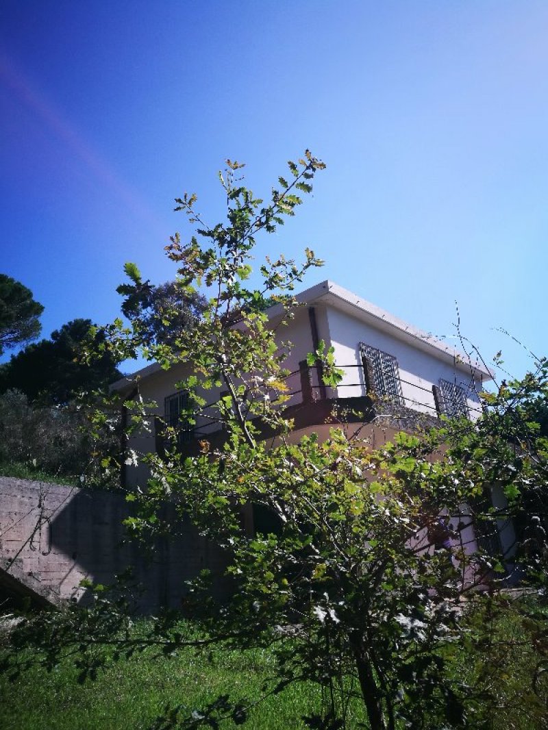 Messina nuova villa abitabile a Messina in Vendita