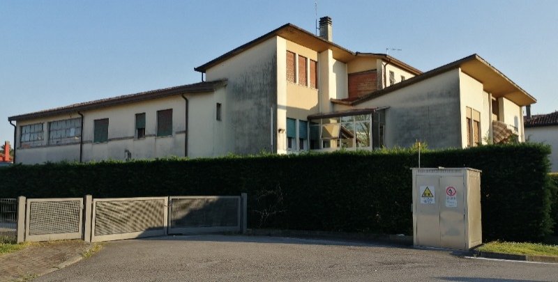 Noventa Padovana abitazione con 2 appartamenti a Padova in Vendita