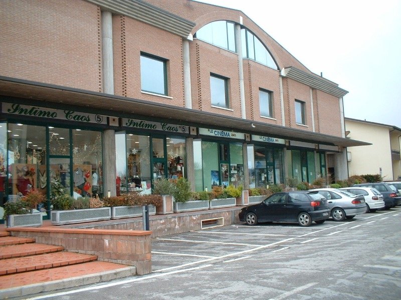 Cesena affittasi negozio ufficio ambulatorio a Forli-Cesena in Affitto