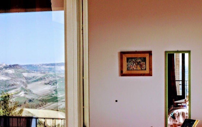 Ripatransone grande casale immerso nella natura a Ascoli Piceno in Affitto