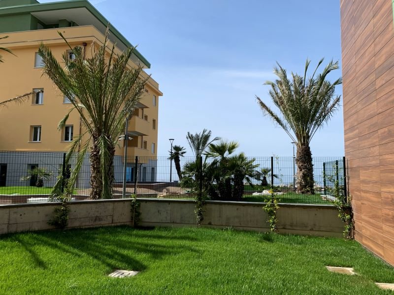 Chiavari appartamento con giardino vista mare a Genova in Vendita