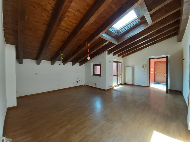 Ubiale Clanezzo appartamento tipo attico a Bergamo in Vendita