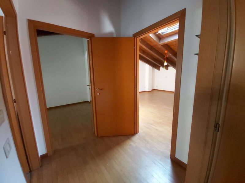 Ubiale Clanezzo appartamento tipo attico a Bergamo in Vendita