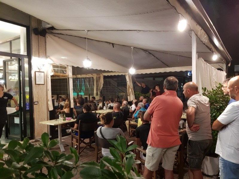 Avviato bar in centro di Marina di Massa a Massa-Carrara in Vendita