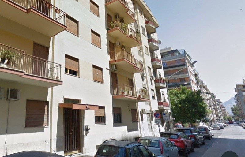 Palermo appartamento luminoso ed arieggiato a Palermo in Vendita