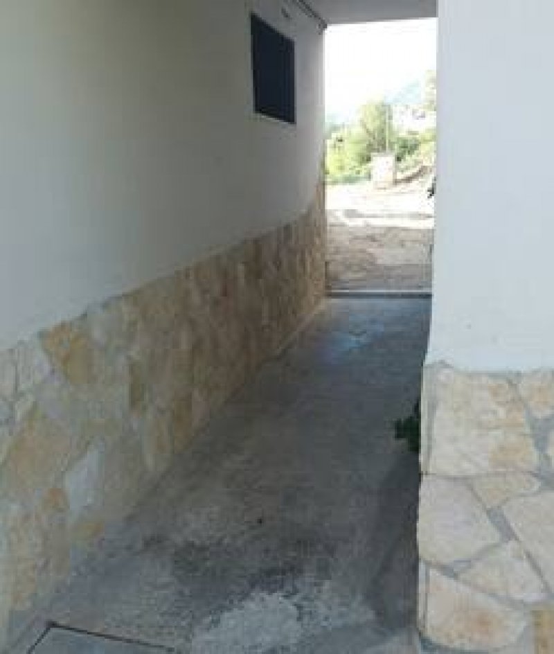 Cantalice casa in cemento armato antisismica a Rieti in Affitto