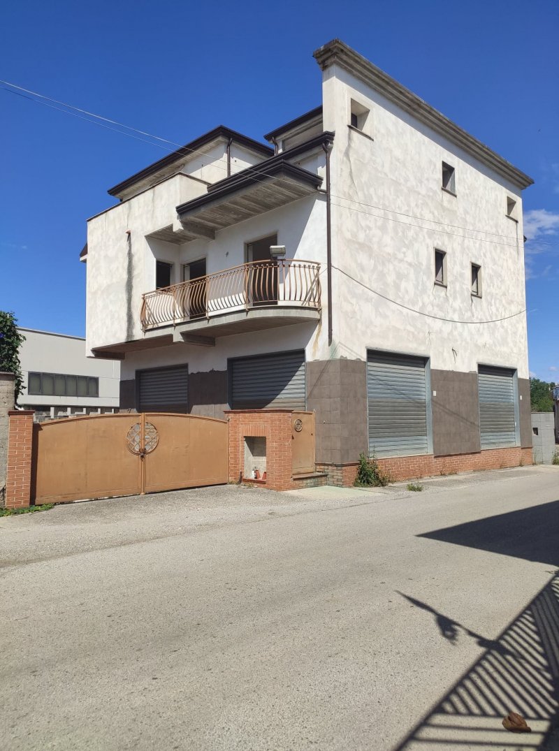 Bellizzi immobiliare di recente costruzione a Salerno in Vendita