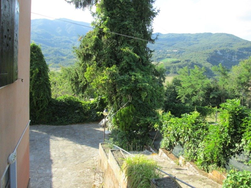 Corniglio da privato villetta con giardino a Parma in Affitto