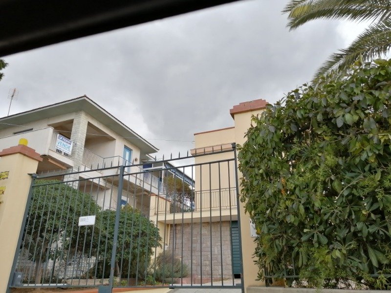A Casteldaccia appartamento in villa signorile a Palermo in Affitto