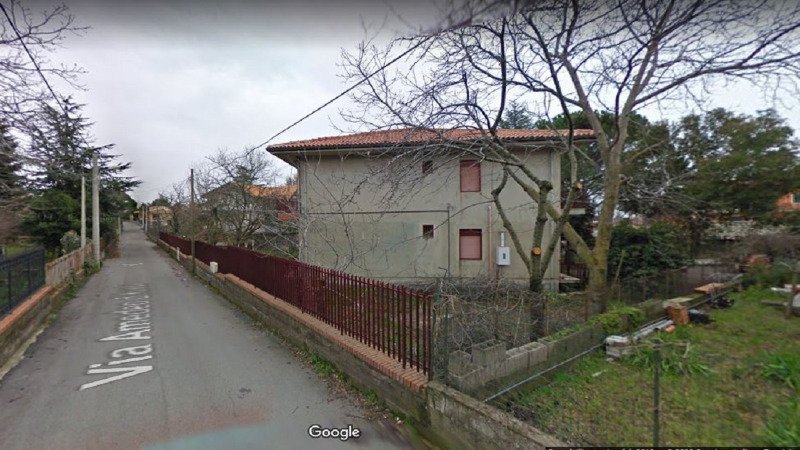 Ragalna villa singola su due livelli a Catania in Vendita