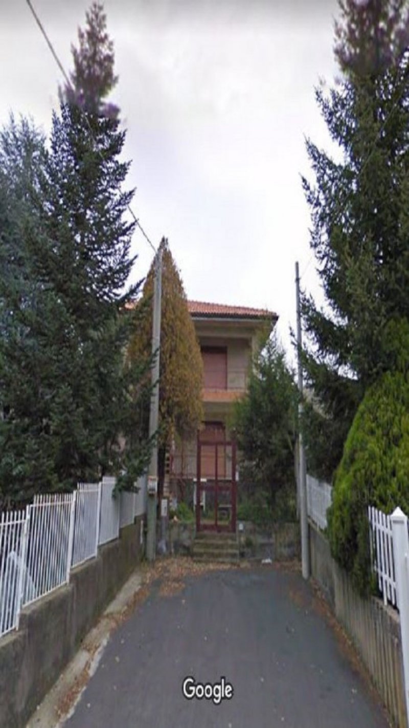 Ragalna villa singola su due livelli a Catania in Vendita