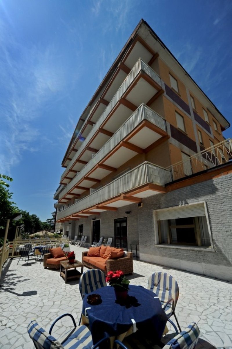 Chianciano Terme hotel con panorama Valdichiana a Siena in Vendita