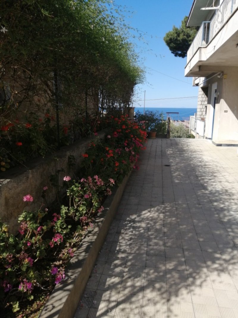 Casteldaccia appartamento in villa con vista mare a Palermo in Affitto