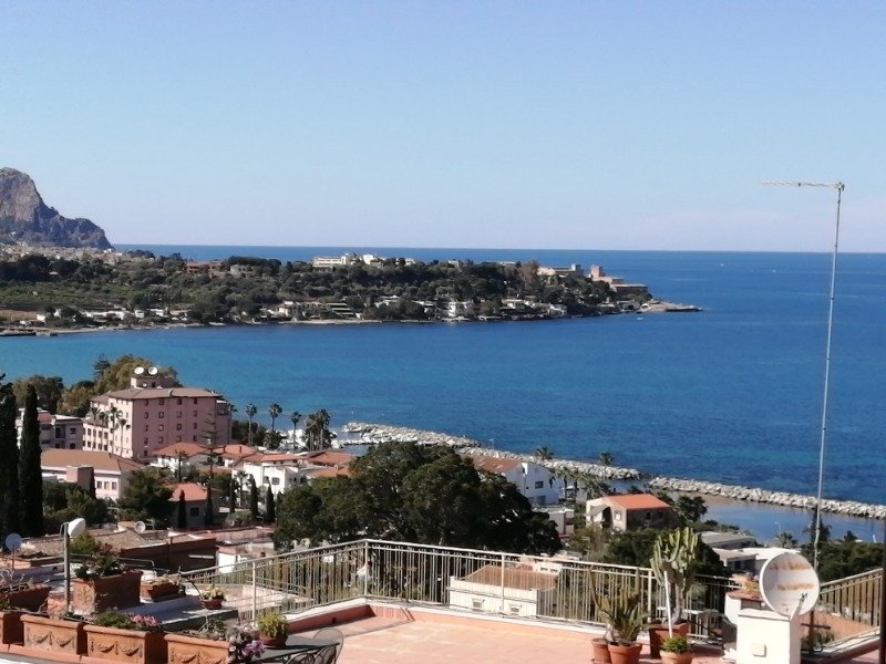Casteldaccia appartamento in villa con vista mare a Palermo in Affitto