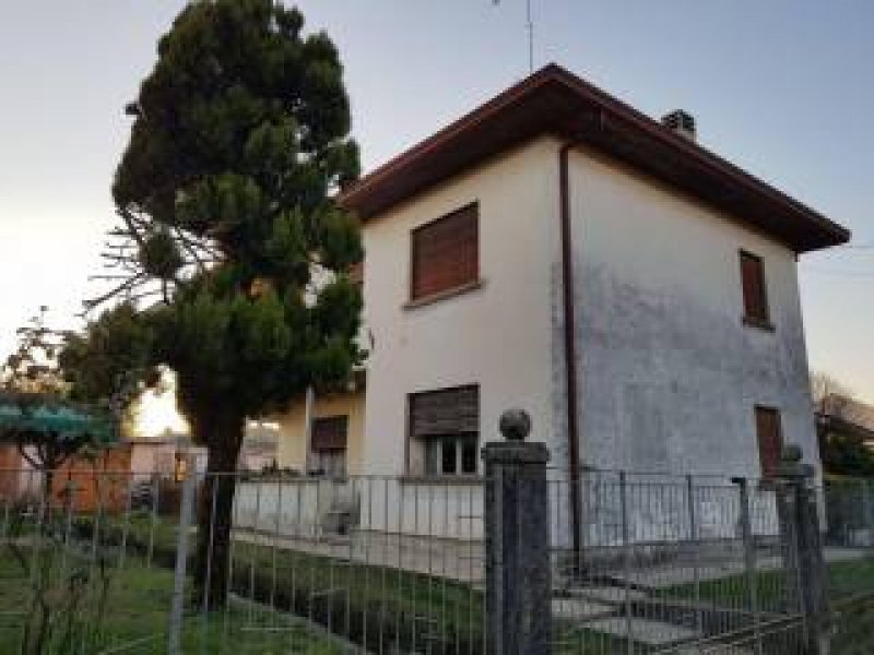 Casa singola con giardino a San Fior di Sotto a Treviso in Vendita
