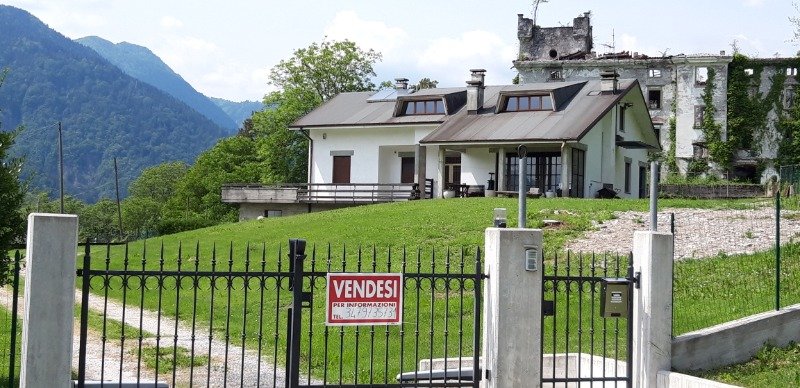 Arta Terme villa bifamiliare a Udine in Vendita