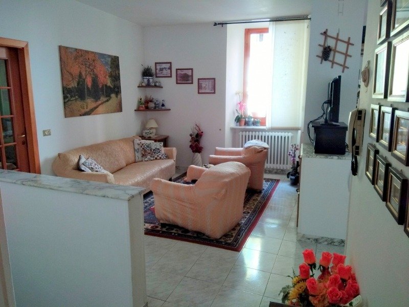 A Fossombrone in centro storico appartamento a Pesaro e Urbino in Vendita