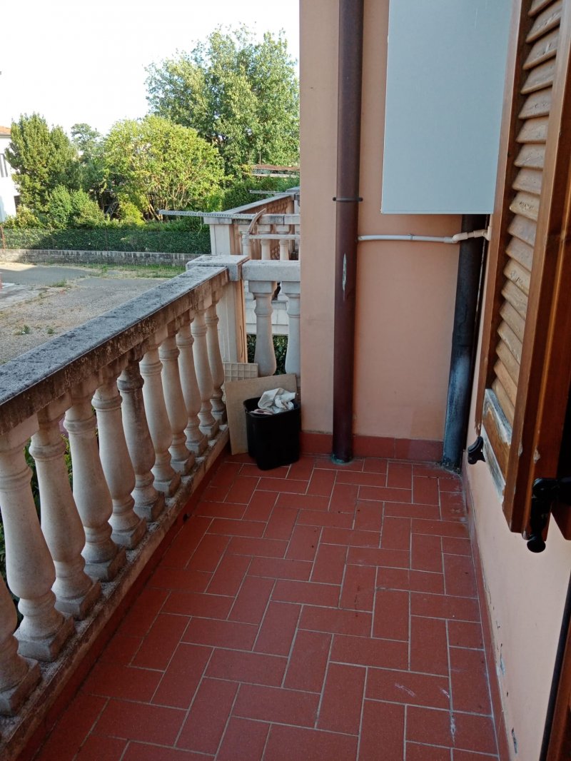 Pontedera appartamento con giardino esclusivo a Pisa in Vendita