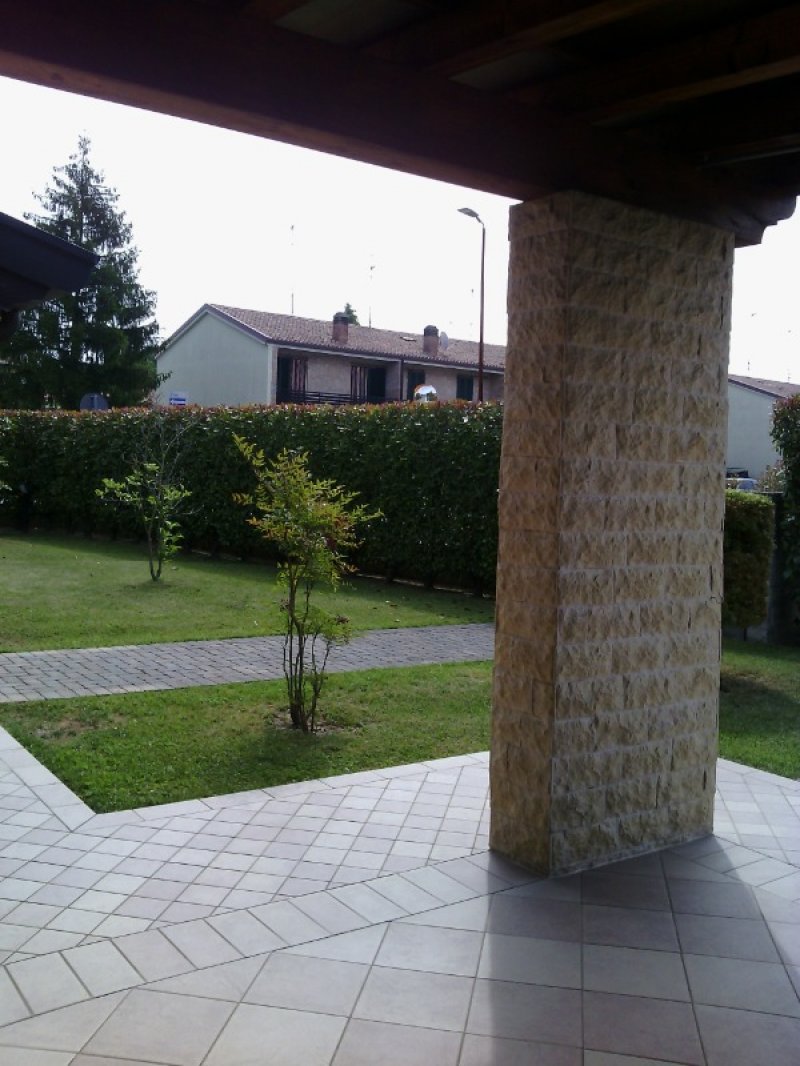 Cervignano del Friuli villa bifamiliare a Udine in Vendita