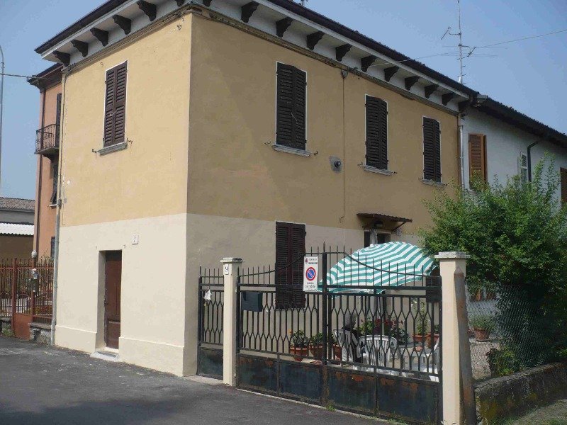 Fiorenzuola d'Arda casa da ristrutturare a Piacenza in Vendita
