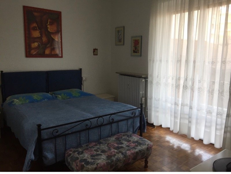 Arona appartamento arredato in palazzina signorile a Novara in Affitto