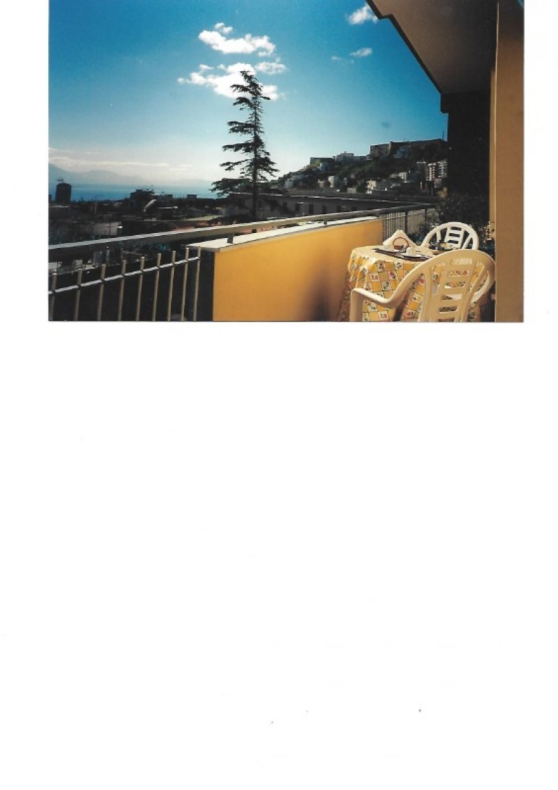Napoli camere in appartamento panoramico a Napoli in Affitto