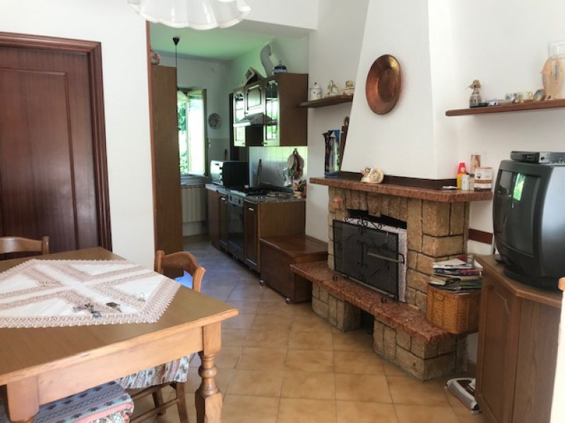 Follo appartamento in casa bifamiliare a La Spezia in Vendita