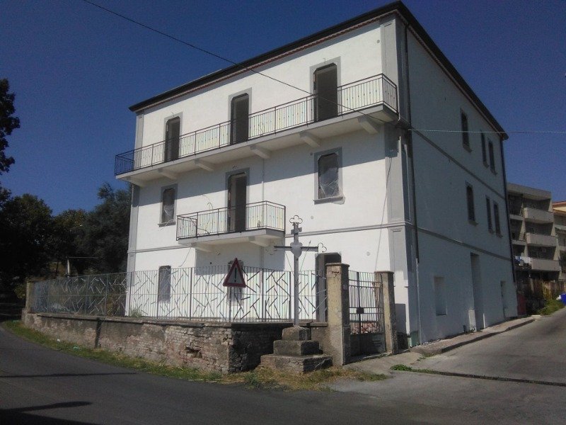 Montecorvino Rovella appartamento ristrutturato a Salerno in Vendita