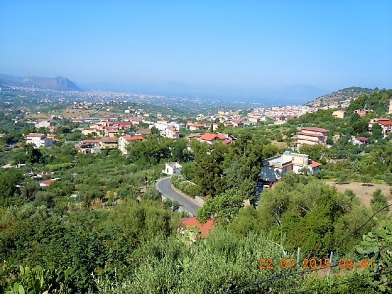 Rustico situato a Montelepre a Palermo in Affitto