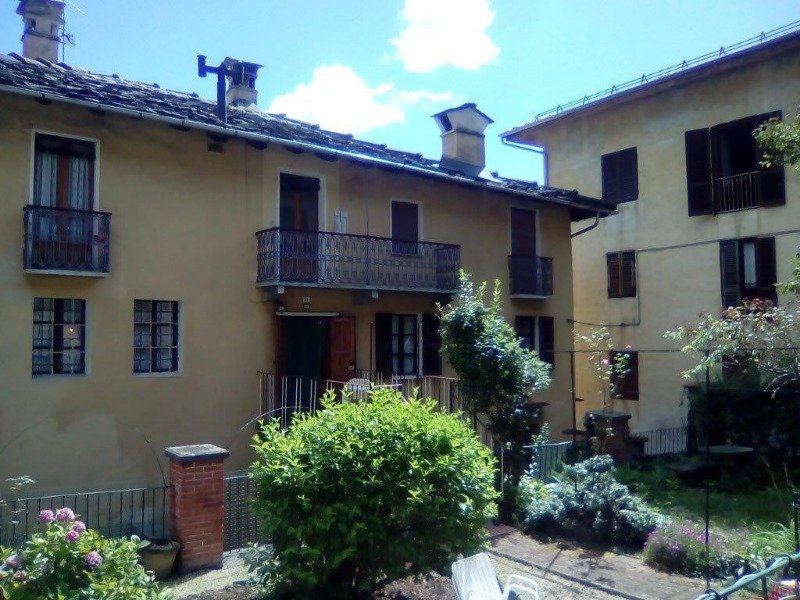 Nelle valli di Lanzo a Ceres appartamento a Torino in Vendita