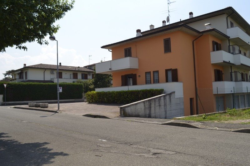 prestigioso ufficio a Carpaneto Piacentino a Piacenza in Affitto