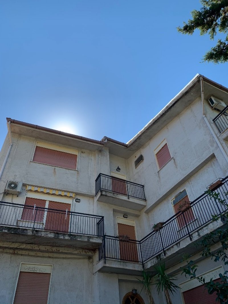 Monreale porzione di villa bifamiliare a Palermo in Vendita