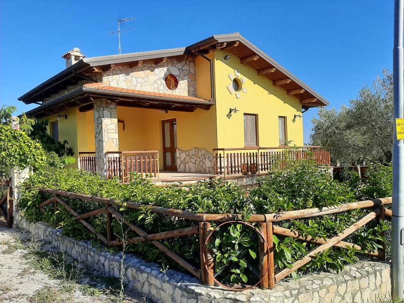 San Giorgio di Pesaro villa bifamiliare a Pesaro e Urbino in Vendita