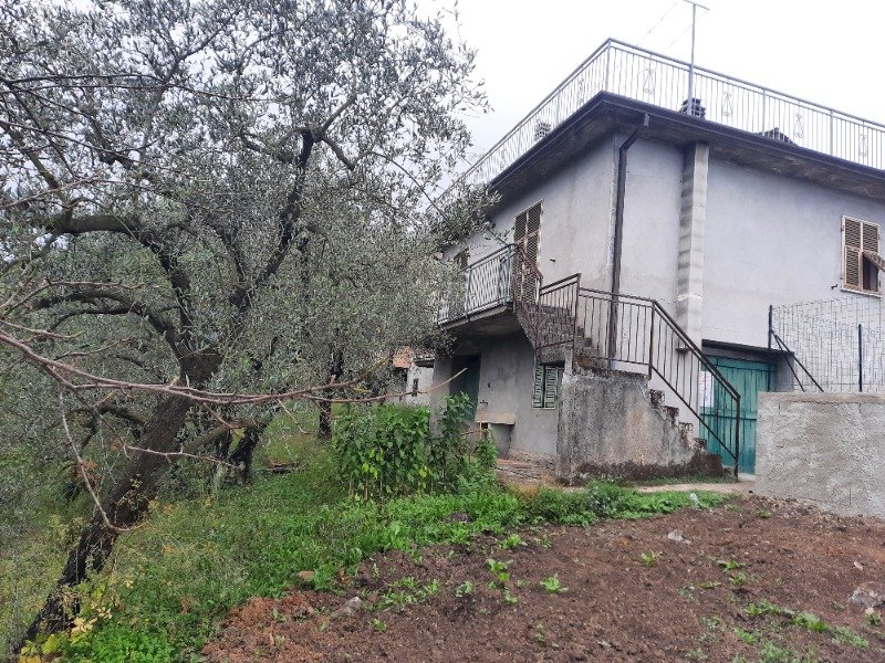 Casa nel comune di Fivizzano a Massa-Carrara in Vendita