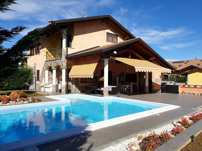 Chivasso villa con piscina a Torino in Vendita
