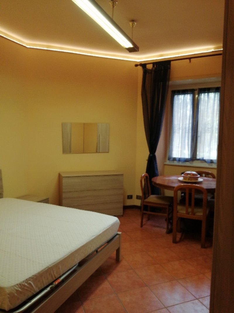 Roma appartamento arredato a studenti a Roma in Affitto