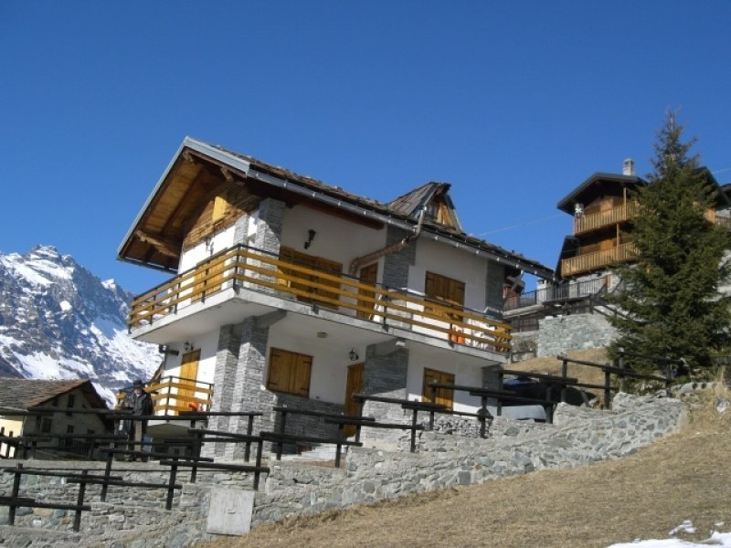 Valtournenche Cervinia in localit Bringaz chalet a Valle d'Aosta in Affitto