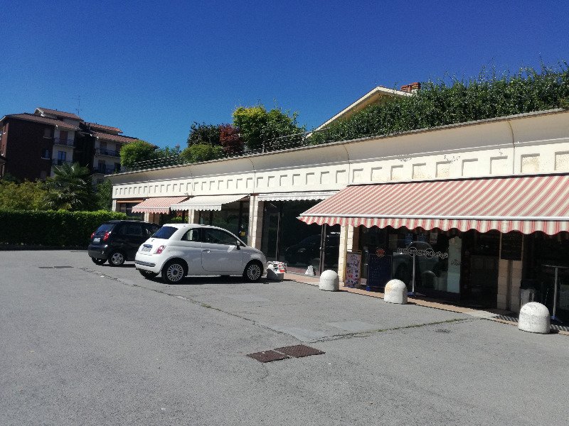 Scanzorosciate negozio a Bergamo in Vendita