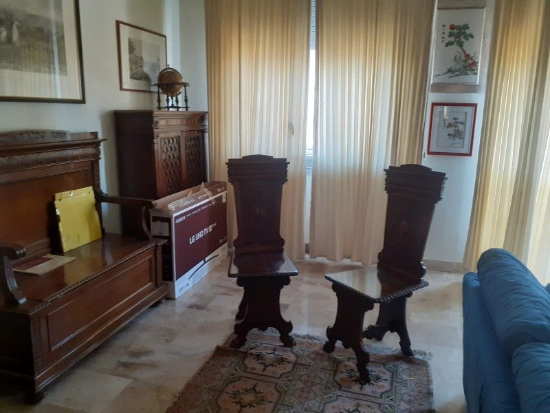 Palermo appartamento con ascensore a Palermo in Vendita