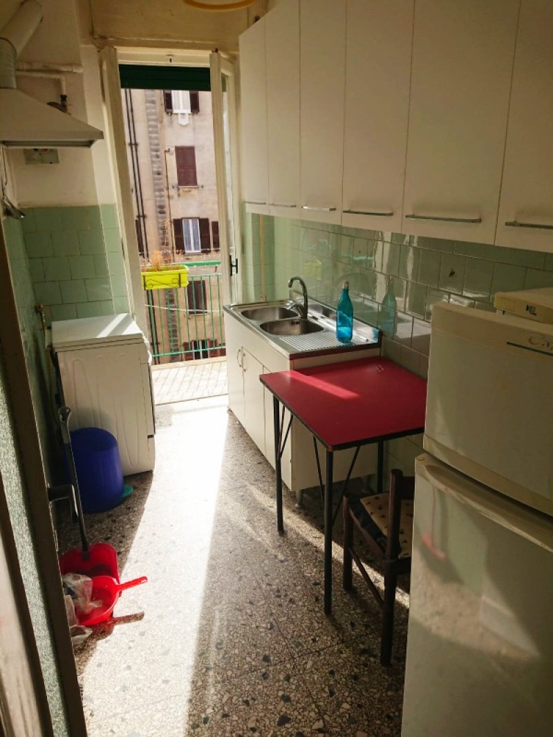 Roma appartamento parzialmente ammobiliato a Roma in Affitto