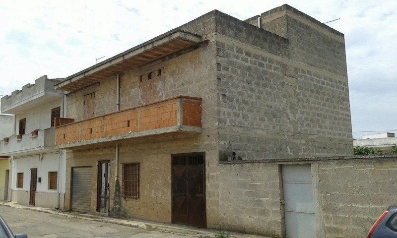 a Pulsano casa da ristrutturare a Taranto in Vendita