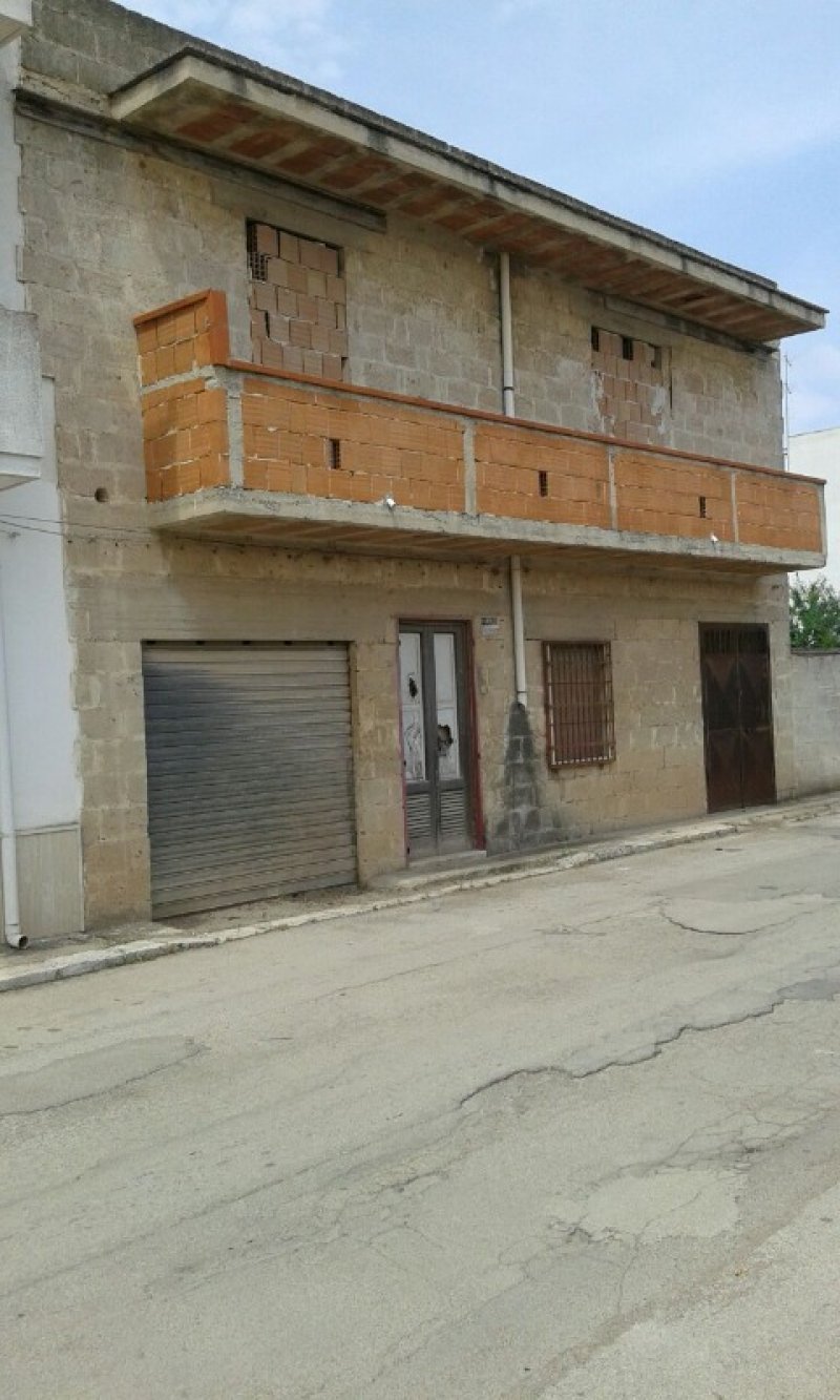 a Pulsano casa da ristrutturare a Taranto in Vendita