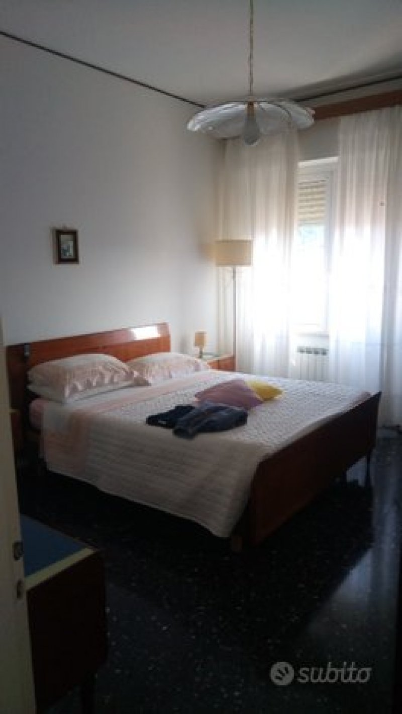 Vado Ligure appartamento con porta blindata a Savona in Vendita