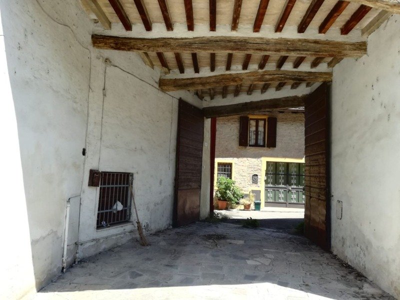 Ostiano villa singola da ristrutturare a Cremona in Vendita